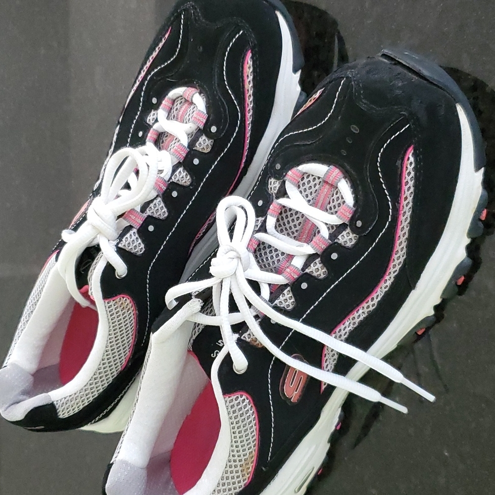 Skechers D'lites-Me Time Leather Sneakers
